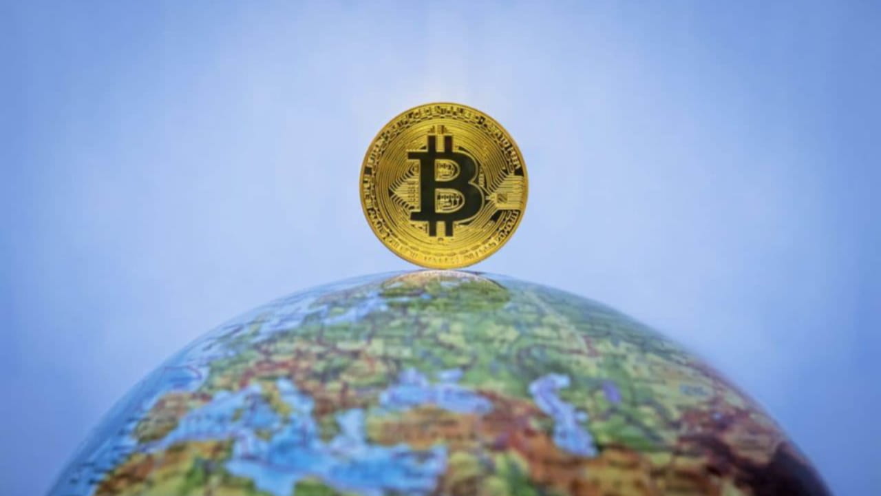 Global Politics Favor Bitcoin